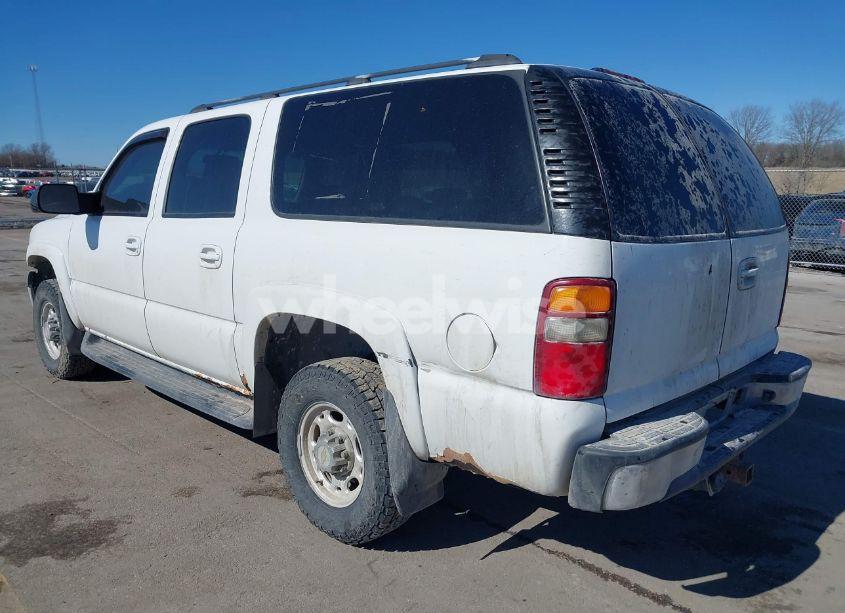 Photo 3 of 2003 Chevrolet Suburban 2500 LS (VIN 3GNGK26G73G226245)
