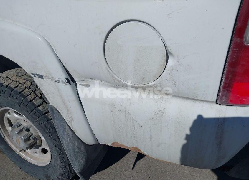 Photo 6 of 2003 Chevrolet Suburban 2500 LS (VIN 3GNGK26G73G226245)