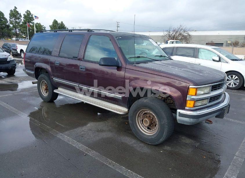 1997 Chevrolet Suburban 2500 (VIN 3GNGK26J4VG189539) main photo