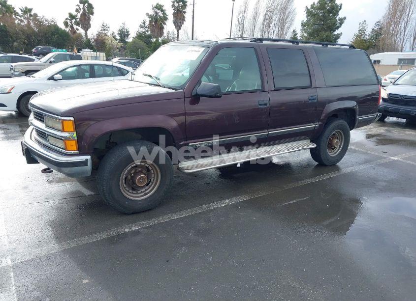 Photo 2 of 1997 Chevrolet Suburban 2500 (VIN 3GNGK26J4VG189539)
