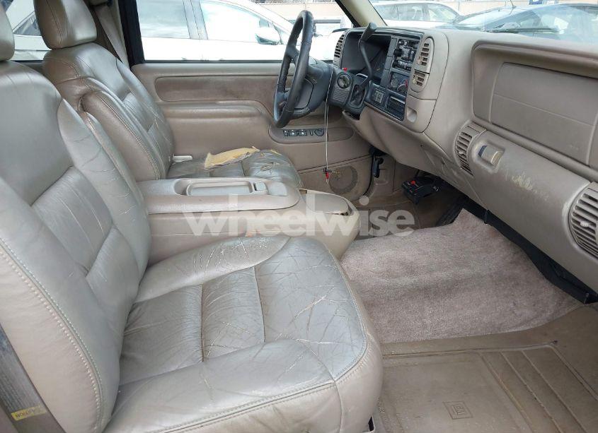 Photo 5 of 1997 Chevrolet Suburban 2500 (VIN 3GNGK26J4VG189539)