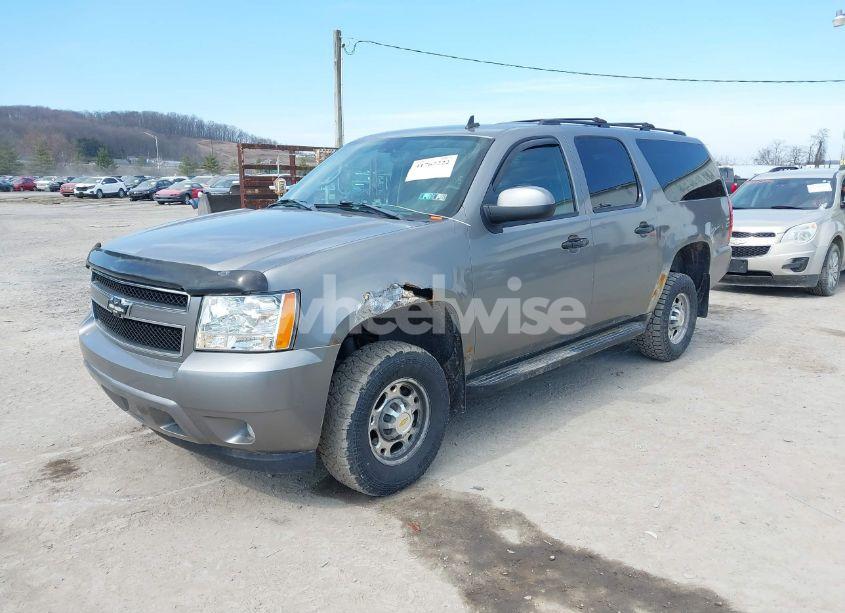 Photo 2 of 2007 Chevrolet Suburban 2500 LT (VIN 3GNGK26KX7G286269)