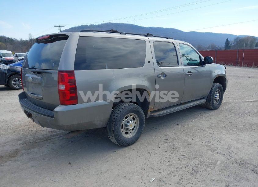 Photo 4 of 2007 Chevrolet Suburban 2500 LT (VIN 3GNGK26KX7G286269)