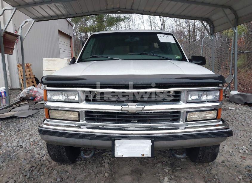 Photo 12 of 1999 Chevrolet Suburban 2500 (VIN 3GNGK26R6XG145311)