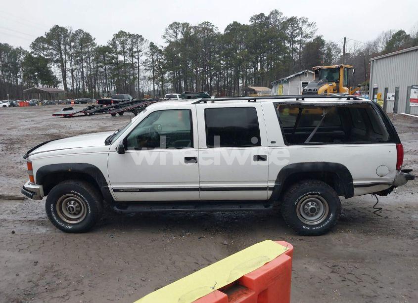 Photo 14 of 1999 Chevrolet Suburban 2500 (VIN 3GNGK26R6XG145311)
