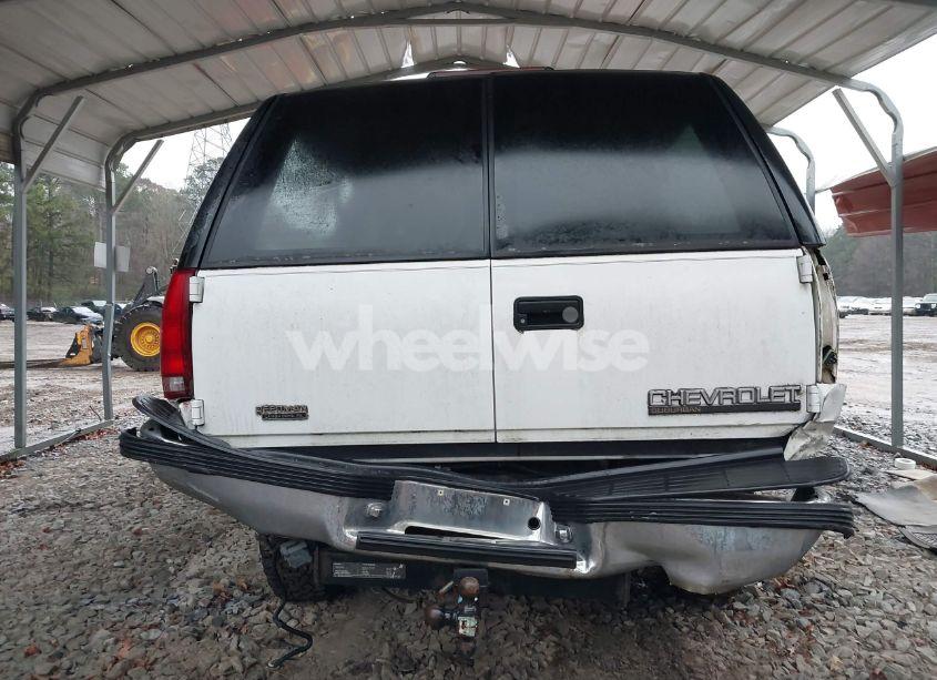 Photo 6 of 1999 Chevrolet Suburban 2500 (VIN 3GNGK26R6XG145311)