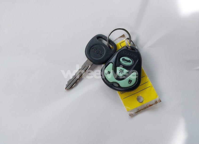 Photo 11 of 2000 Chevrolet Suburban 2500 LT (VIN 3GNGK26U0YG197958)