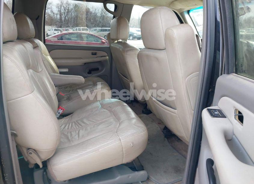 Photo 8 of 2000 Chevrolet Suburban 2500 LT (VIN 3GNGK26U0YG197958)