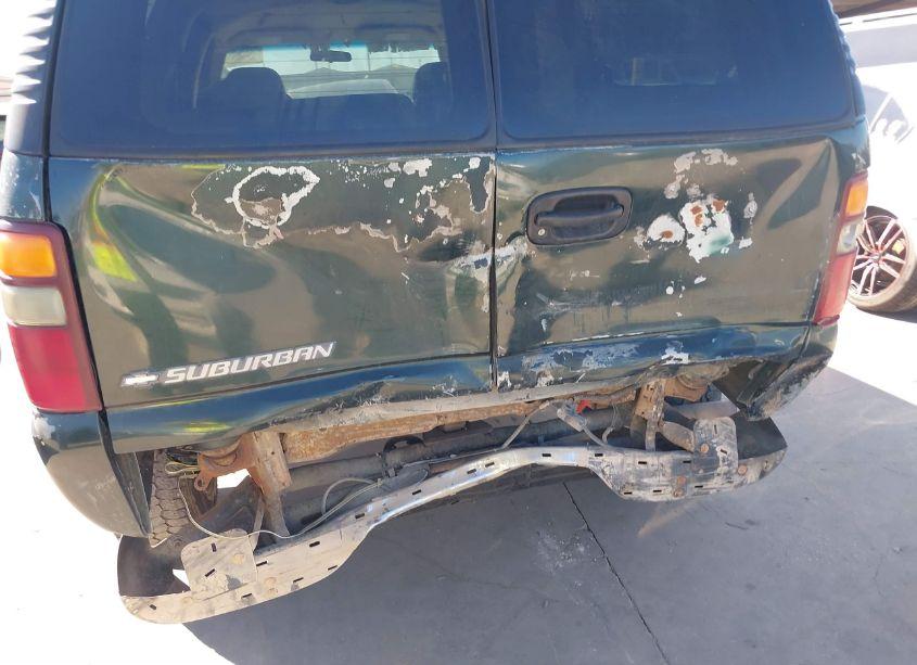 Photo 6 of 2001 Chevrolet Suburban 2500 (VIN 3GNGK26U41G225007)