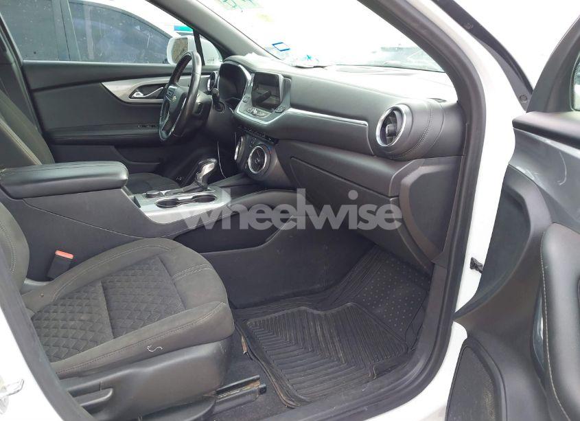 Photo 5 of 2020 Chevrolet Blazer FWD 1LT (VIN 3GNKBBRA0LS678651)