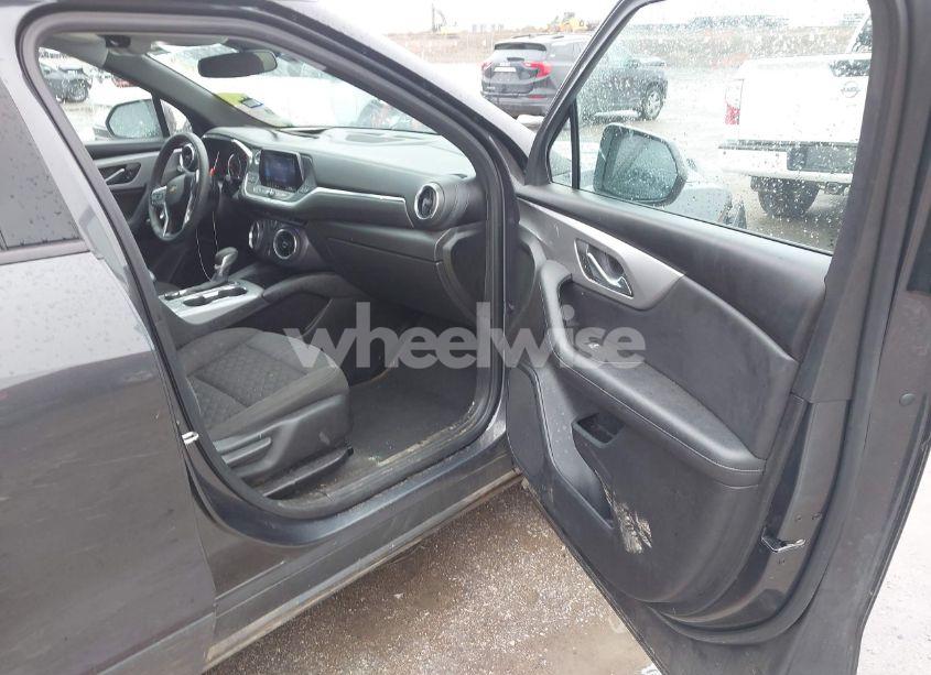 Photo 5 of 2021 Chevrolet Blazer FWD 1LT (VIN 3GNKBBRA0MS576302)