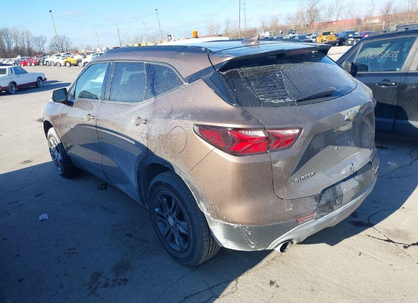 Photo 3 of 2019 Chevrolet Blazer (VIN 3GNKBBRA1KS606551)