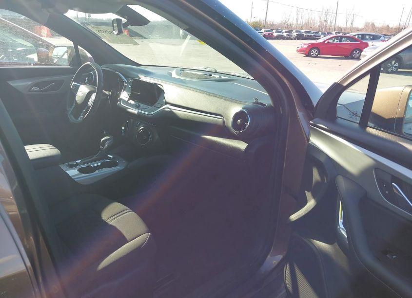 Photo 5 of 2019 Chevrolet Blazer (VIN 3GNKBBRA1KS606551)