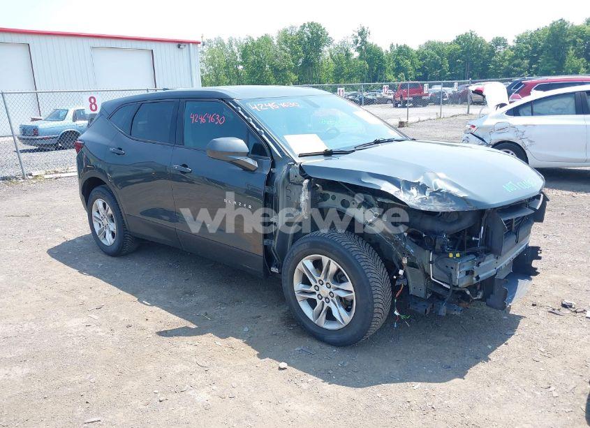 2019 Chevrolet Blazer (VIN 3GNKBBRA1KS625617) main photo