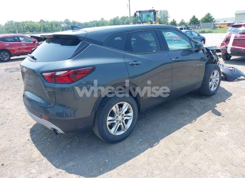 Photo 4 of 2019 Chevrolet Blazer (VIN 3GNKBBRA1KS625617)