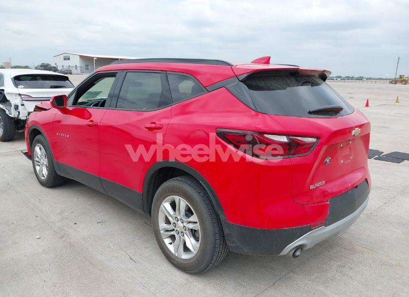 Photo 3 of 2019 Chevrolet Blazer (VIN 3GNKBBRA1KS659959)