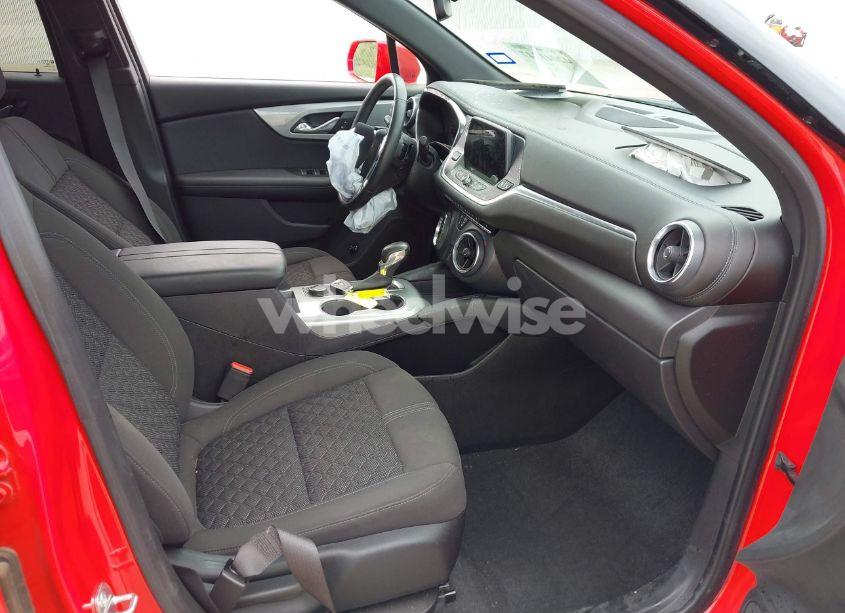 Photo 5 of 2019 Chevrolet Blazer (VIN 3GNKBBRA1KS659959)