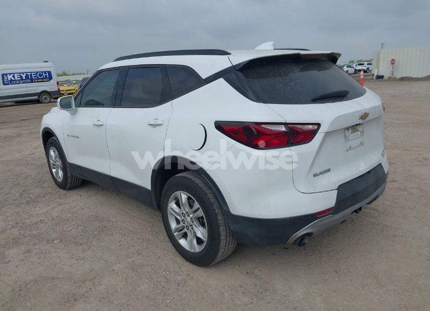 Photo 3 of 2020 Chevrolet Blazer FWD 1LT (VIN 3GNKBBRA1LS547373)