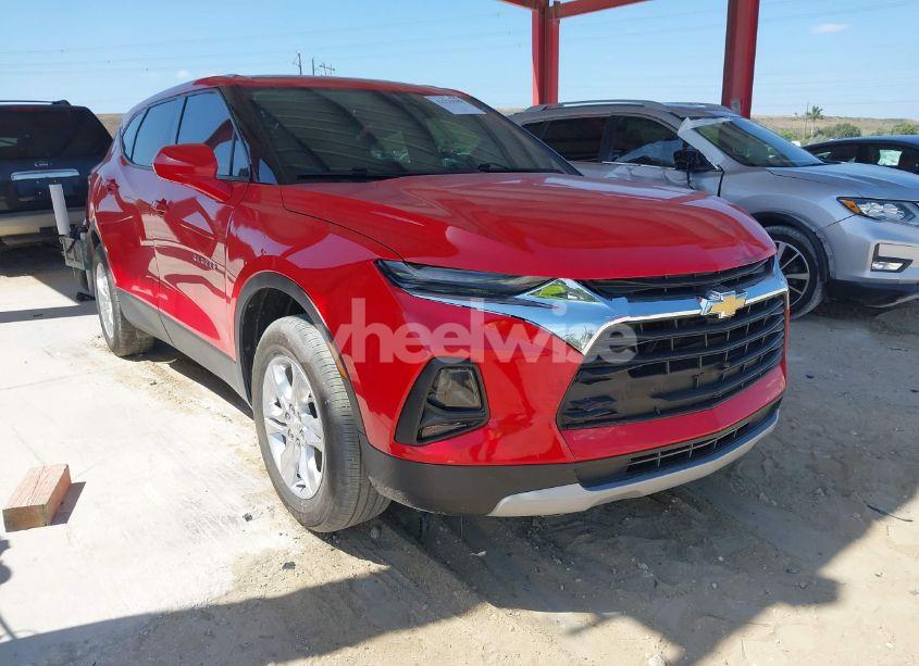 2020 Chevrolet Blazer FWD 1LT (VIN 3GNKBBRA1LS669618) main photo