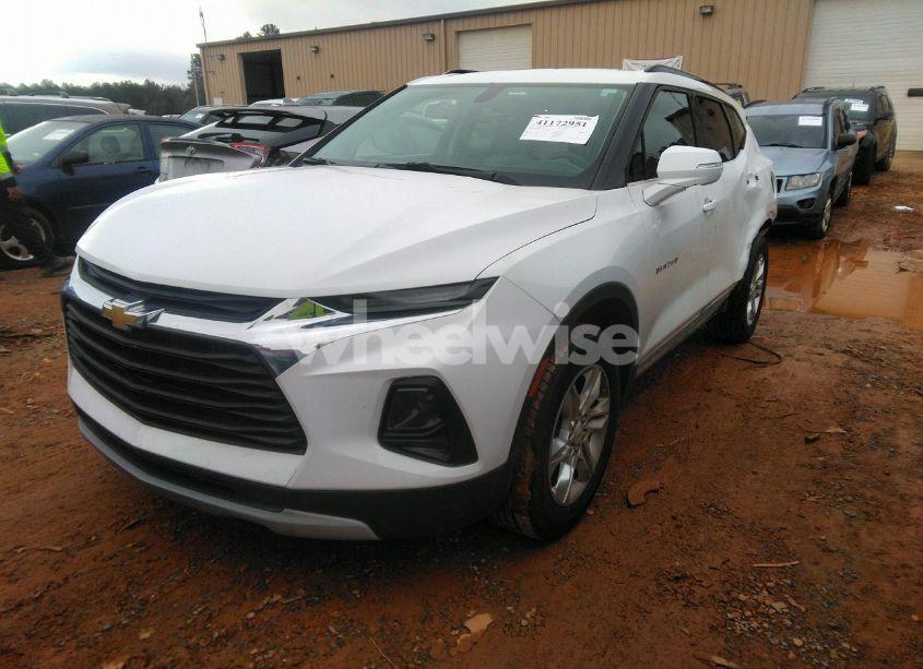 Photo 2 of 2019 Chevrolet Blazer (VIN 3GNKBBRA2KS691951)
