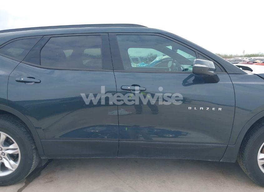 Photo 13 of 2019 Chevrolet Blazer (VIN 3GNKBBRA2KS694087)