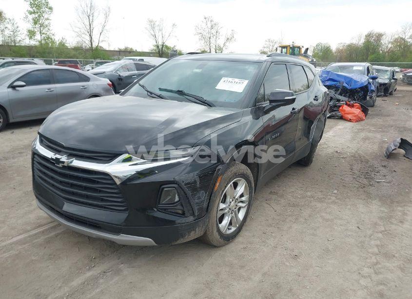 Photo 2 of 2019 Chevrolet Blazer (VIN 3GNKBBRA3KS591941)