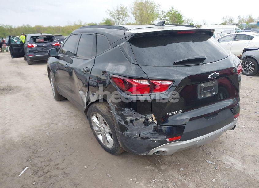 Photo 3 of 2019 Chevrolet Blazer (VIN 3GNKBBRA3KS591941)