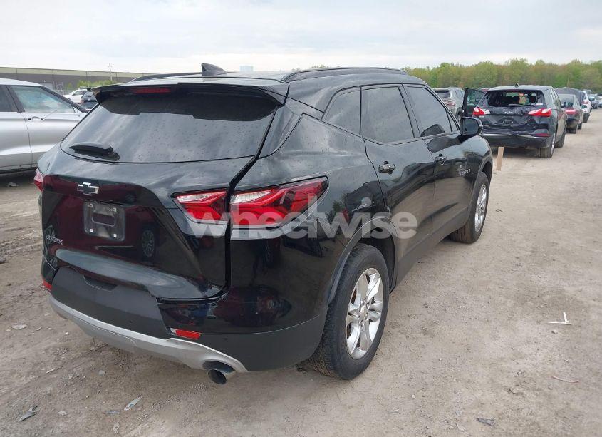 Photo 4 of 2019 Chevrolet Blazer (VIN 3GNKBBRA3KS591941)