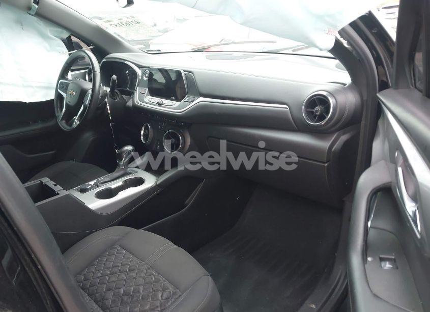 Photo 5 of 2019 Chevrolet Blazer (VIN 3GNKBBRA3KS591941)