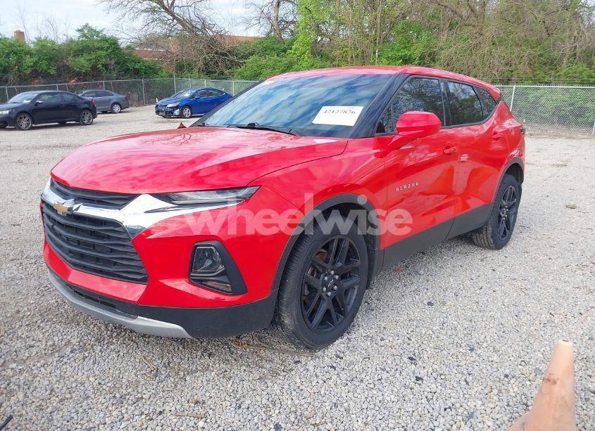 Photo 2 of 2019 Chevrolet Blazer (VIN 3GNKBBRA3KS685012)