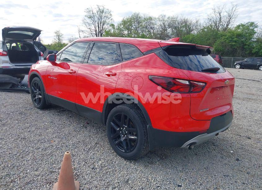 Photo 3 of 2019 Chevrolet Blazer (VIN 3GNKBBRA3KS685012)