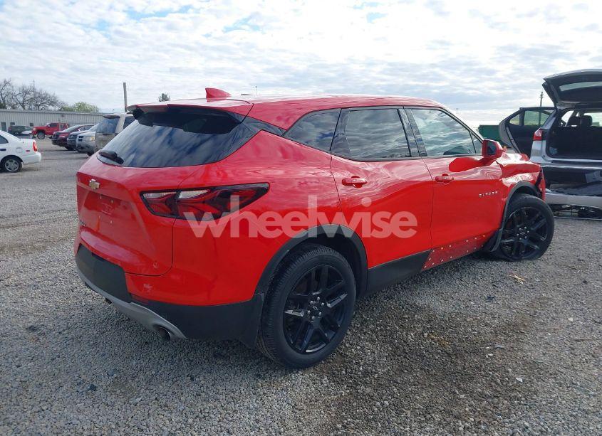 Photo 4 of 2019 Chevrolet Blazer (VIN 3GNKBBRA3KS685012)