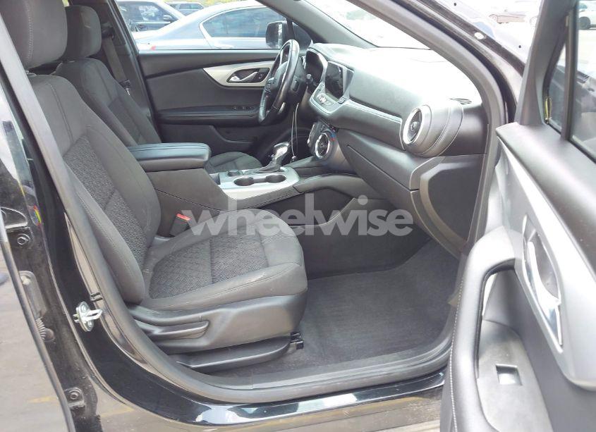 Photo 5 of 2020 Chevrolet Blazer FWD 1LT (VIN 3GNKBBRA3LS688235)