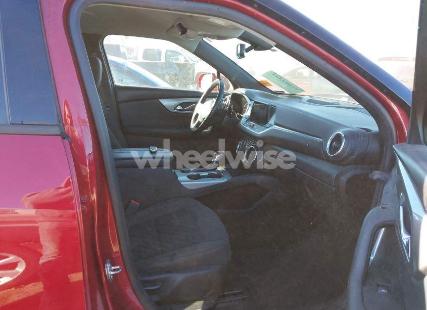 Photo 5 of 2019 Chevrolet Blazer (VIN 3GNKBBRA4KS586828)