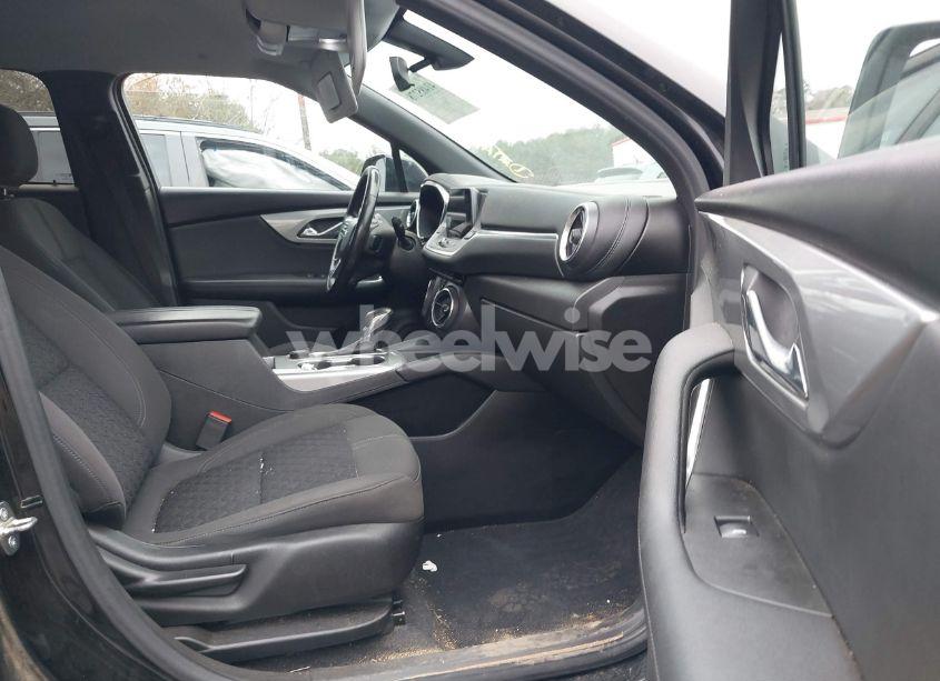 Photo 5 of 2019 Chevrolet Blazer (VIN 3GNKBBRA5KS693970)