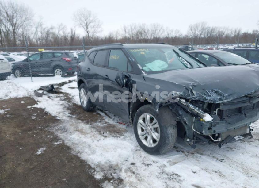 2019 Chevrolet Blazer (VIN 3GNKBBRA5KS698571) main photo