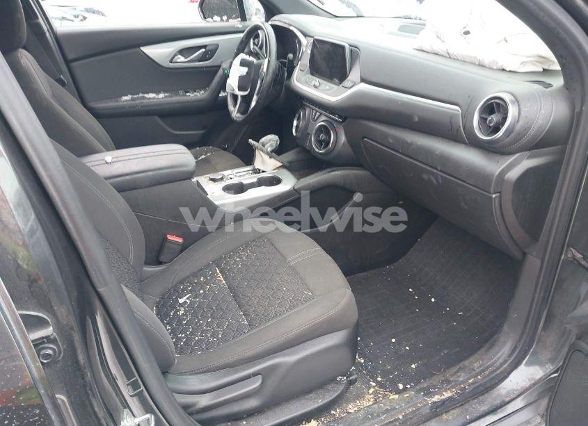 Photo 5 of 2019 Chevrolet Blazer (VIN 3GNKBBRA5KS698571)