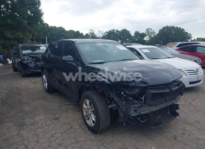 2019 Chevrolet Blazer (VIN 3GNKBBRA6KS666017) main photo