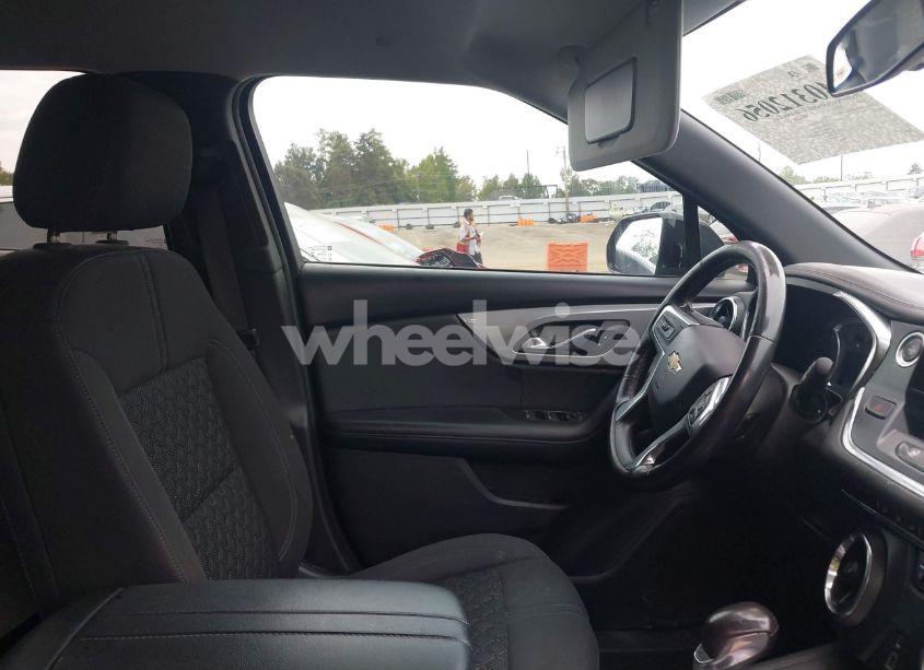 Photo 5 of 2019 Chevrolet Blazer (VIN 3GNKBBRA6KS666017)