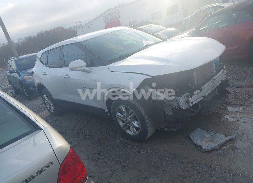 2020 Chevrolet Blazer FWD 1LT (VIN 3GNKBBRA6LS557820) main photo