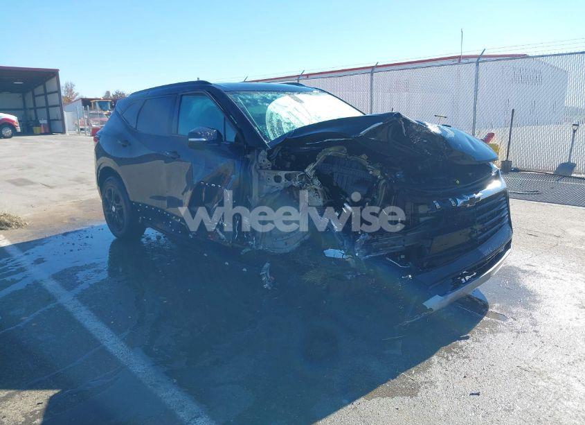 2021 Chevrolet Blazer FWD 1LT (VIN 3GNKBBRA7MS503332) main photo