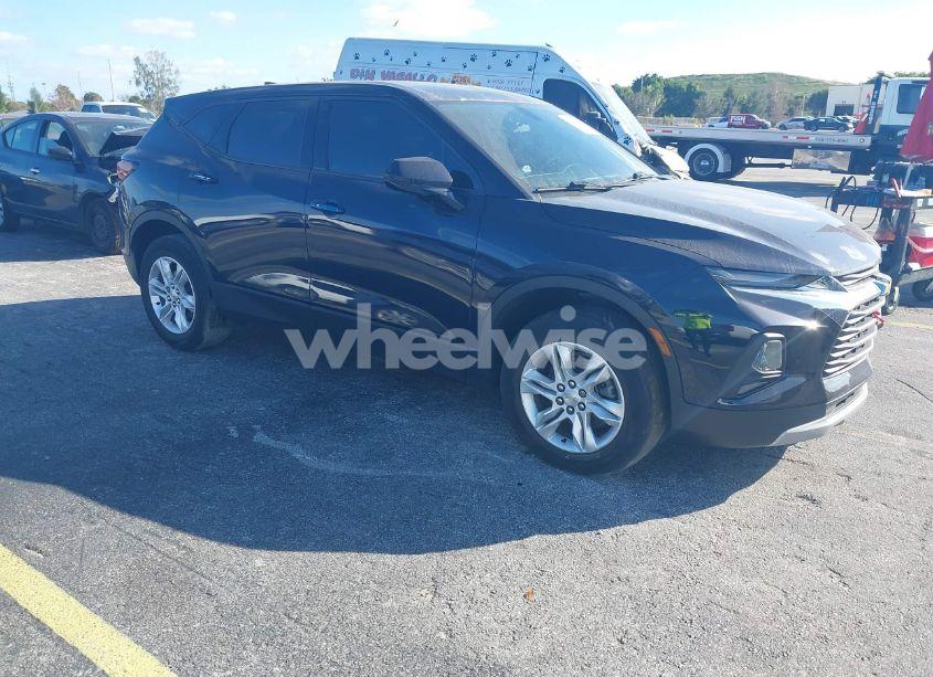 2021 Chevrolet Blazer FWD 1LT (VIN 3GNKBBRA7MS548917) main photo