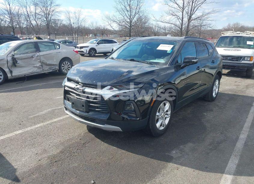 Photo 2 of 2019 Chevrolet Blazer (VIN 3GNKBBRA8KS684552)