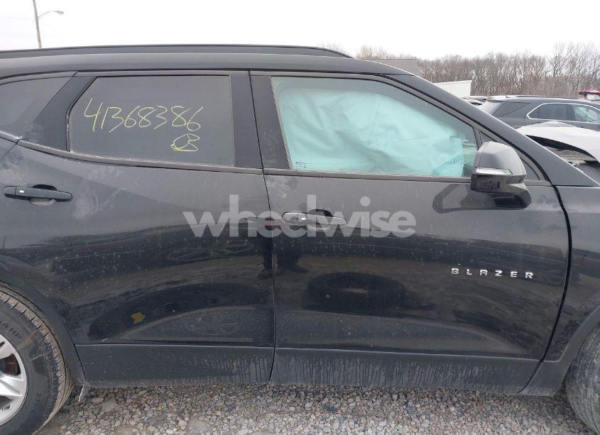 Photo 12 of 2020 Chevrolet Blazer FWD 1LT (VIN 3GNKBBRA8LS531882)