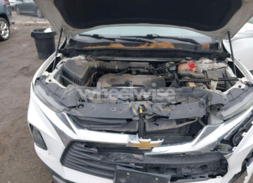 Photo 10 of 2019 Chevrolet Blazer (VIN 3GNKBBRA9KS683863)