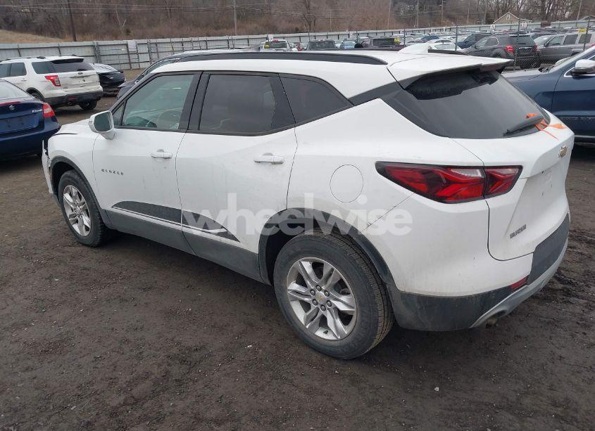 Photo 3 of 2019 Chevrolet Blazer (VIN 3GNKBBRA9KS683863)