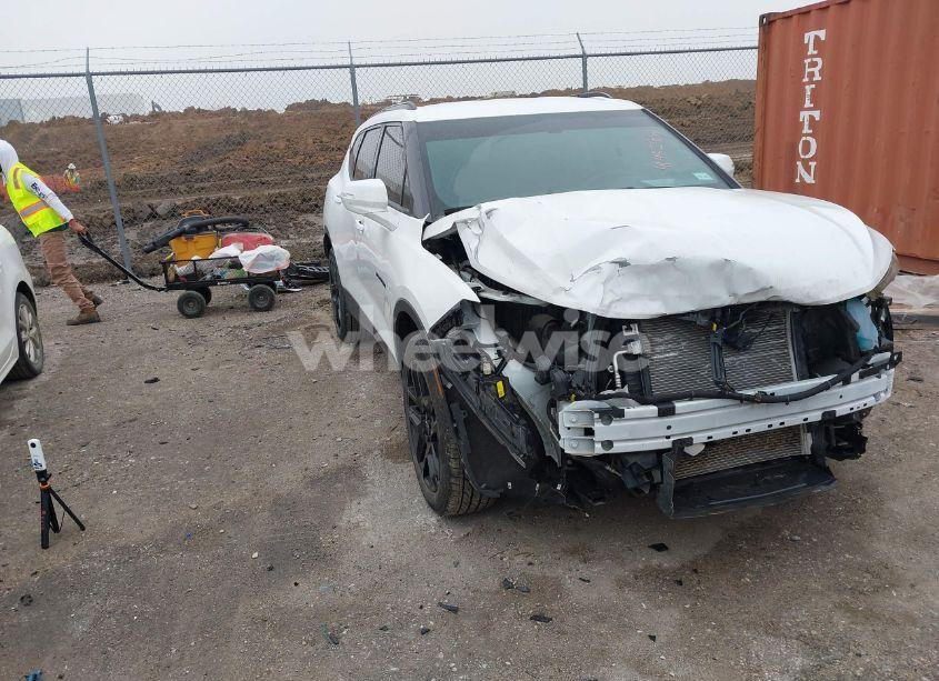 2019 Chevrolet Blazer (VIN 3GNKBBRAXKS656090) main photo