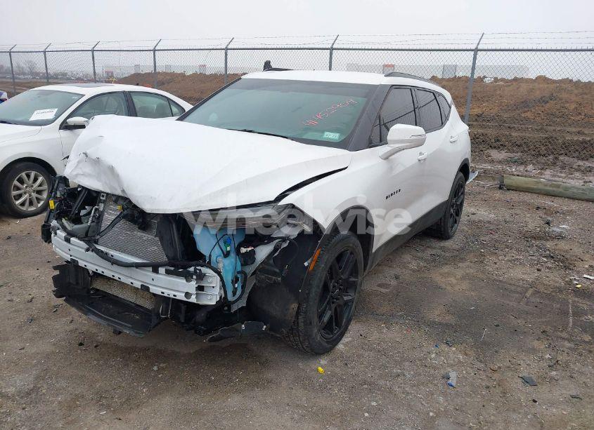 Photo 2 of 2019 Chevrolet Blazer (VIN 3GNKBBRAXKS656090)