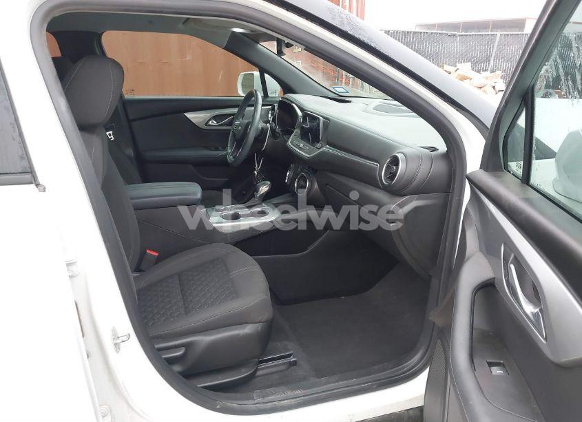 Photo 5 of 2019 Chevrolet Blazer (VIN 3GNKBBRAXKS656090)