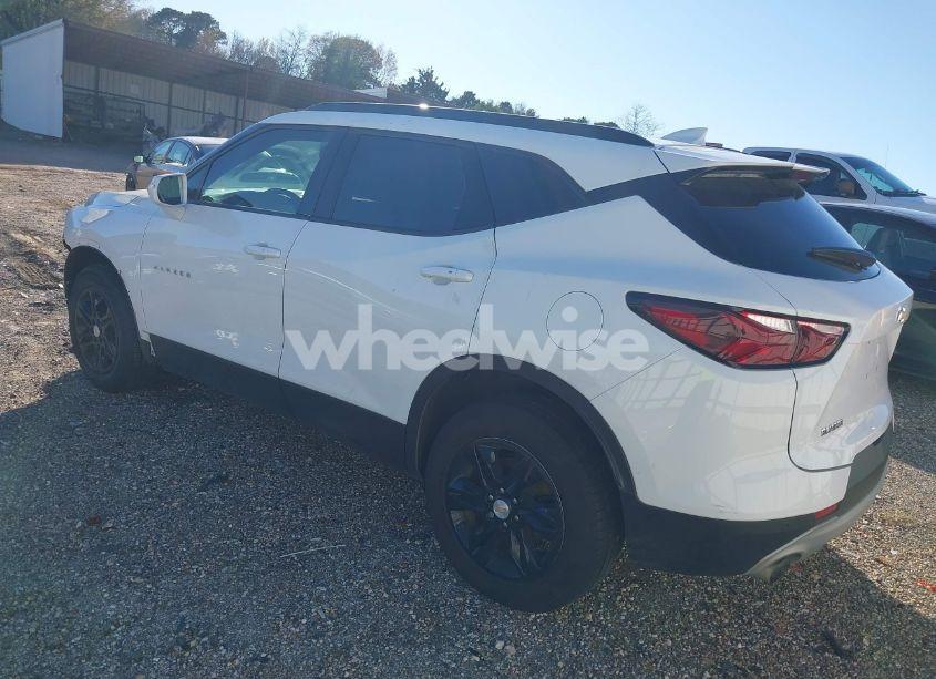 Photo 3 of 2020 Chevrolet Blazer FWD 1LT (VIN 3GNKBBRAXLS549039)